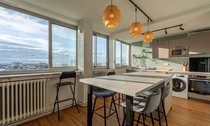 Minimes - Barriere de Paris Apartamento | Toulouse 3 Bedrooms appartement Balcony + View, 10min metro & Train station