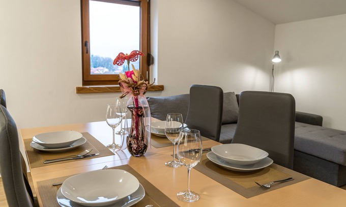 Ajdovscina Apartamento | Tourist farm Valic - apartment and winery