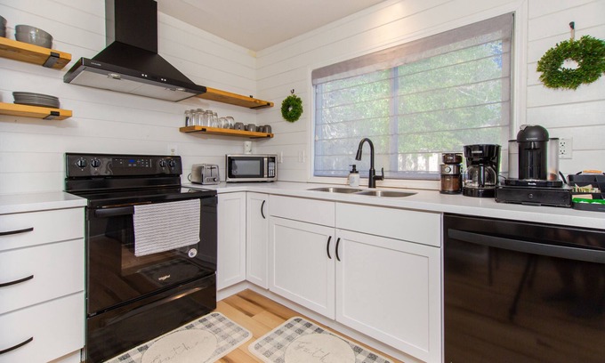 Rapid City Casa | Tourists’ Haven~Clean~Centrally Located