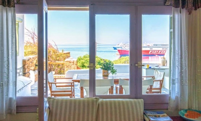 Tourlos Villa | Tourlos Beachfront House/Mykonos