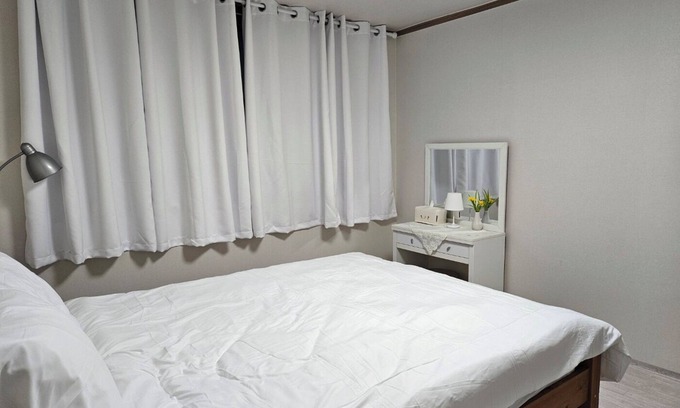 Pyeongtaek Casa | TOV 안정리게이트옆, 2층 조용한 주택가, long-term, 방3( Q,Q,SS)