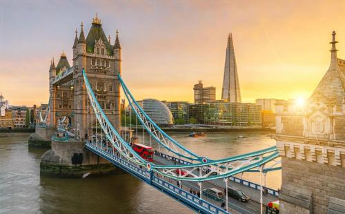 Tower Hill Casa | Tower Bridge Rainbow Suites