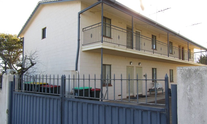 Port Vincent Apartamento | Tower View - short walk to the beach, linen included 0 Off Peak Special!