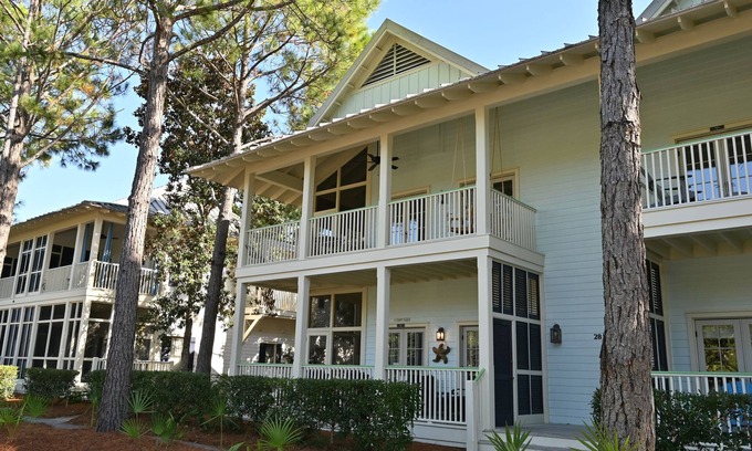 Watercolor Condominio | Town Center condo minutes to all Watercolor and Seaside have to offer!