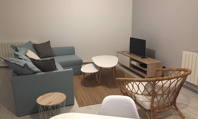 Pouzauges Casa | Town house, 15 minutes from Puy du Fou