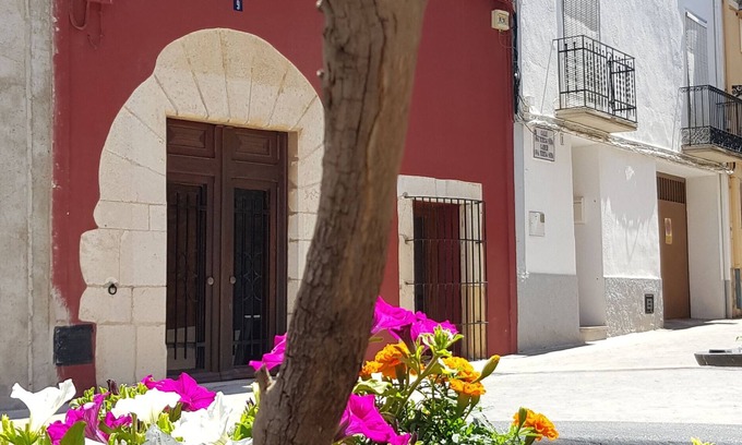 San Jorge Casa | Casa de pueblo, con tres apartamentos y zona común de spa, solarium y terraza.