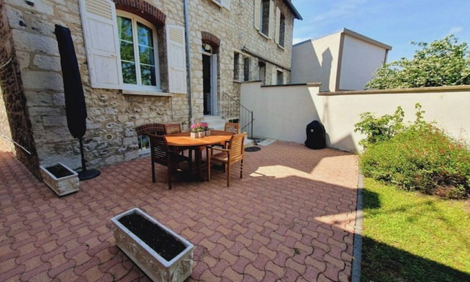 Vernon Casa | Town house with garden near Giverny