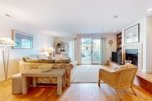 Dewey Beach Casa | Town of Dewey Beach -13 Read Ave. Unit 2