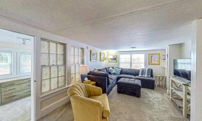 South Rehoboth Apartamento | Town of Rehoboth Beach apartment w/patio, grill, 2 blocks from beach