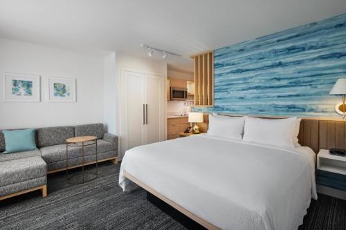 Orient Park Hotel | TownePlace Suites by Marriott Tampa Casino Area