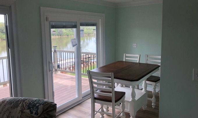 Augusta Condominio | Townhome Available on the scenic Savannah River, 2 miles from Downtown Augusta