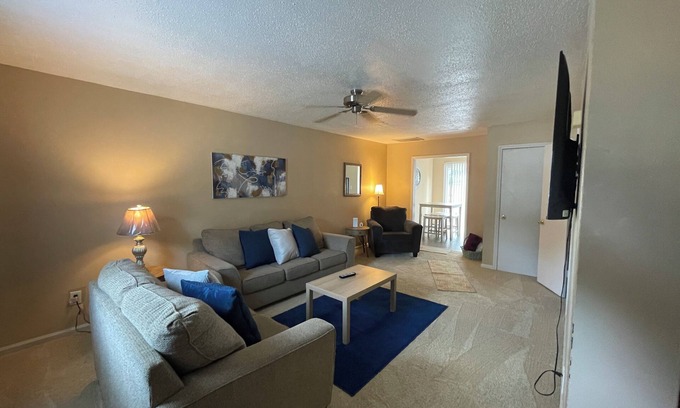 Statesville Casa | Townhome for Families & Business