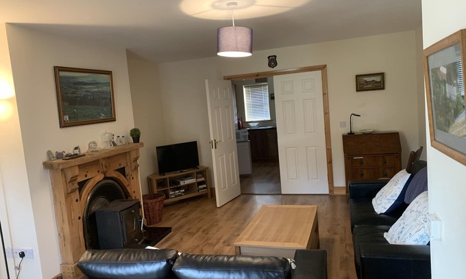 Manorhamilton Casa | Townhome Manorhamilton