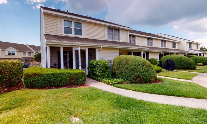 Ocean City Casa | Townhome with central AC, washer/dryer, & pool access - close to beach