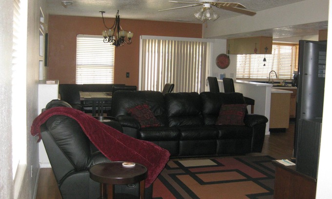 Northwest Heights Casa | Townhomeinthe505 - Coors y acceso conveniente a la autopista I-40