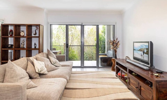 Birtinya Casa | Townhouse Birtinya 1km to Hospital 5 mins to Beach