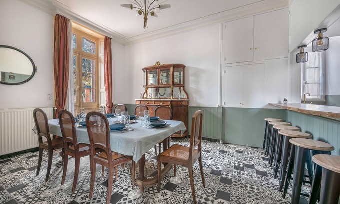 Pornic Chalet De Esquí | Casa adosada para 7 en la parte alta del pueblo de Pornic