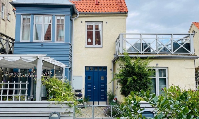 Limhamn Casa | Townhouse in tranquil surroundings by the sea.