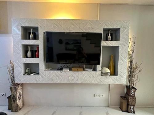 Pallocan Apartamento | Townhouse Mellow Yellow D#220 3storey 120sqm