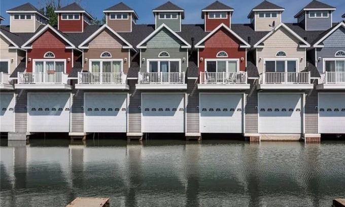 Alexandria Bay Casa | Townhouse on water with boathouse!