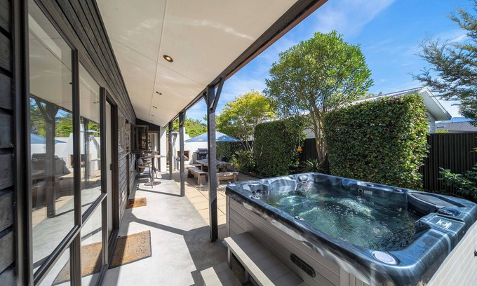 Te Anau Casa | Townhouse Retreat - Te Anau Getaway