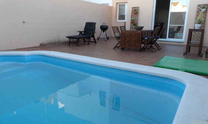 Umbrete Casa | Casa adosada con piscina en el centro del pueblo de Umbrete
