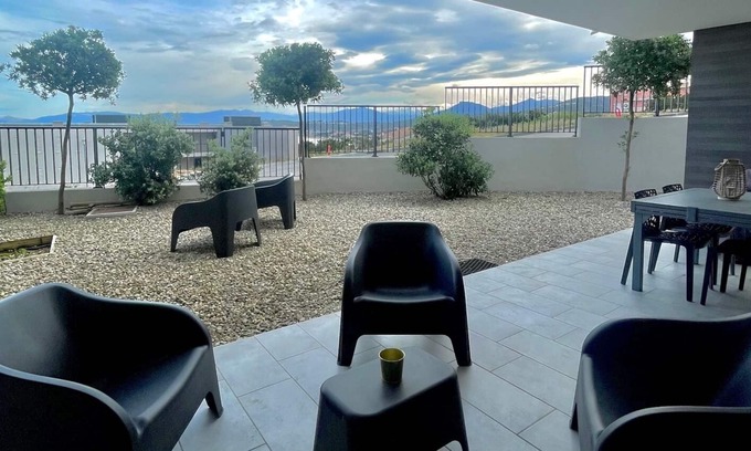 Isolella Apartamento | Très Beau T3 Avec Jardin, a 1 min de la Plage
