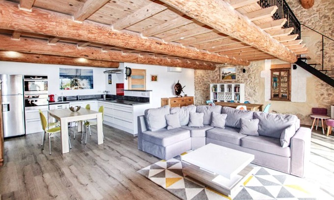 Pont-Saint-Esprit Apartamento | Trés bel Appartement en Pleine Campagne Idéalement Situé Dans un mas