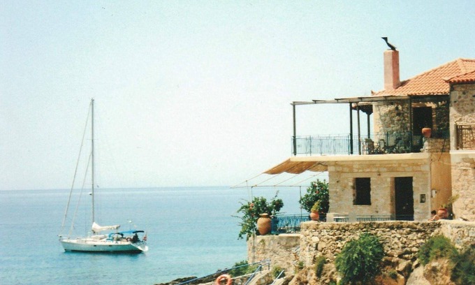 Lefktron Casa | Wheelhouse Trachila Mani