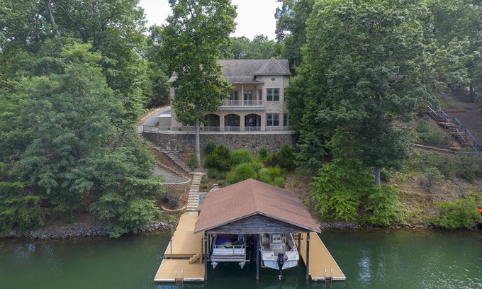 Huddleston Casa | Tradewind Terrace-Mtn View, Kayaks, Paddleboards, Outdoor Kitchen, Generator etc