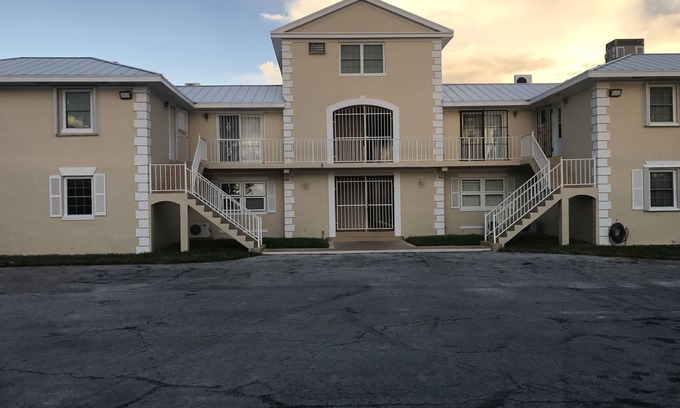 Bahamas Terrace Condominio | Tradewinds Vacation Condo