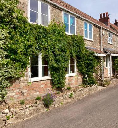 Stanton Drew Casa | Traditional Country Cottage