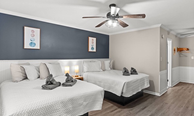 Carolina Beach Hotel | Traditional Double Queen Room Hotel- 2 Pools, Near Beach/Boardwalk, No Pets