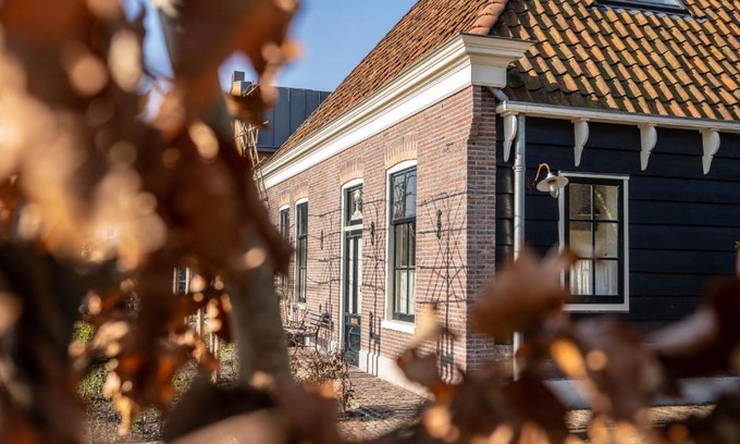 Landsmeer Cama Y Desayuno | Traditional family apartment with garden at countryside Amsterdam