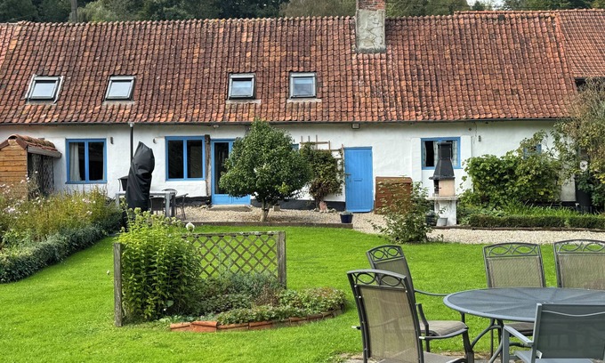 Tortefontaine Otro | Traditional farmhouse in pretty rural setting