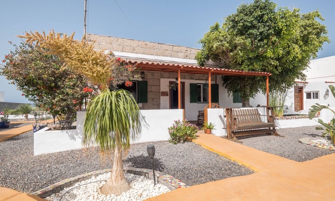Alcala Casa | Casa de vacaciones tradicional "Casa Verode" en Alcalá con 2 terrazas y vistas al mar