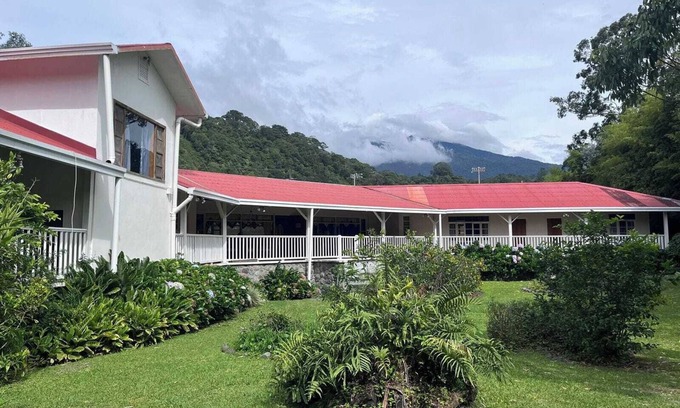 Los Naranjos Casa | Inicio tradicional con jardines por Caldera río cerca de la ciudad