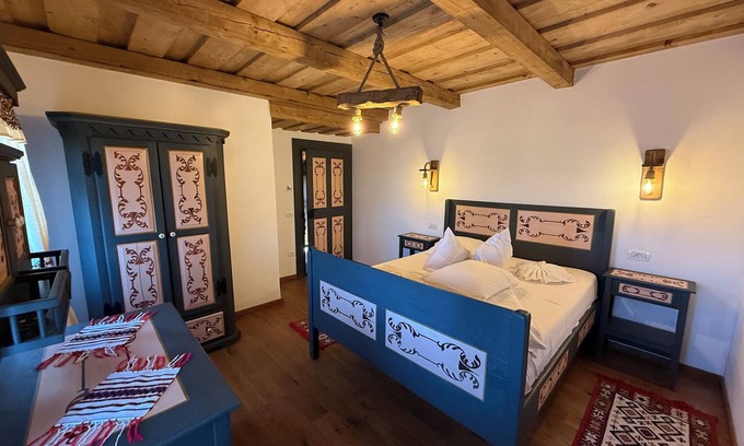 Bran Casa | Traditional House with hot tub and sauna in Bran - Casa de la Nuci