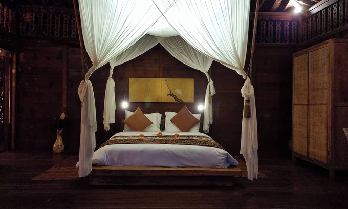 Sambahan Villa | Traditional Joglo Wood House in Jungle - 10 min to Ubud