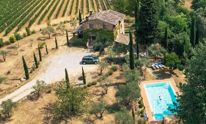 Montepulciano Villa | Traditional Luxury Family Pool + Hot Tub Villa - Serviced