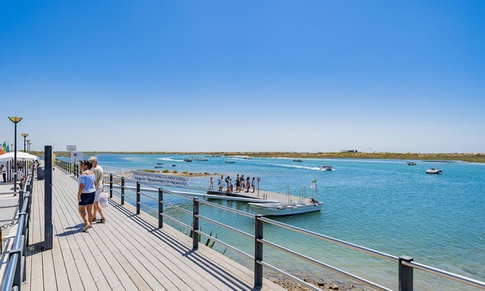 Conceicao e Cabanas de Tavira Apartamento | Traditional Seaside Tavira Apartment Ideal Homes