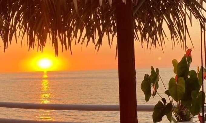 South Shore Hotel Area Apartamento | Traditional Sierra Leon Oceanfront Rooms