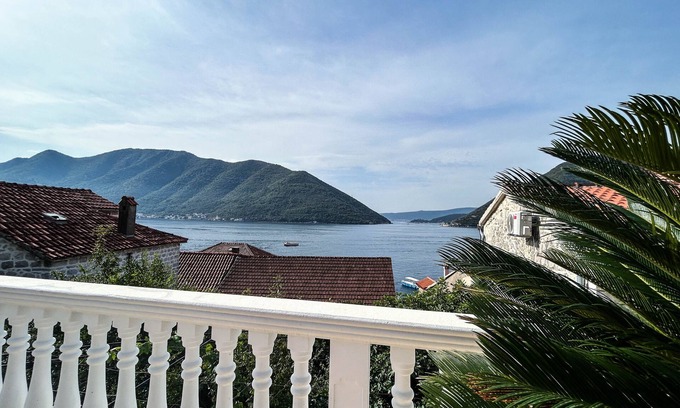 Perast Casa | Traditional Style Stone House in perfect Perast