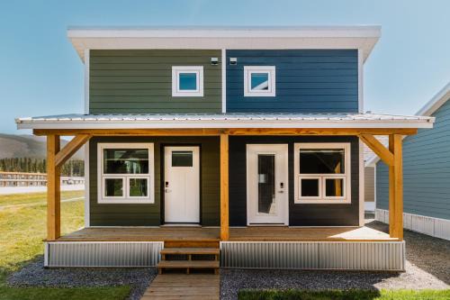 Nordegg Casa | Trailhead Tuck-inn