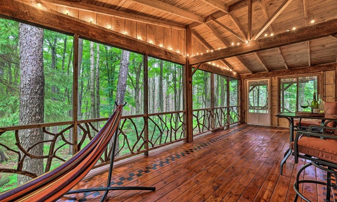 Greentown Cabina | Trails & Creek On-Site: Tranquil Greentown Cabin