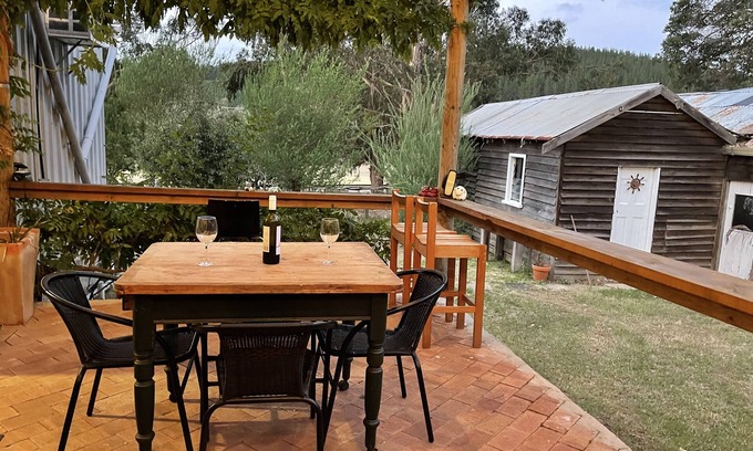 Nannup Casa | Trails! Views! Serenity! Family & pet friendly cottage, 5 minutes from town!