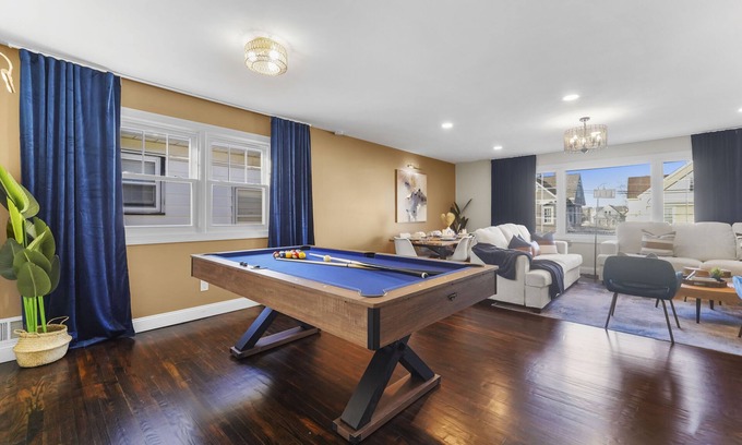 Constable Hook Apartamento | Train 2min walk, Free Parking, Pool Table & NYC 30min