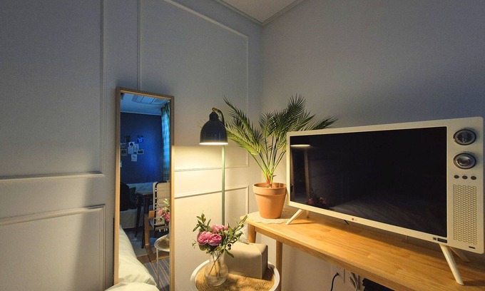 Sangsu-dong Apartamento | Tranquil 2-bedroom apartment in Seoul with AC, WiFi. Enjoy your stay