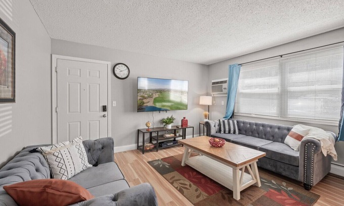Spring Lake Park Apartamento | Tranquil 2BR Apt Mpls - 8075 Apt 2