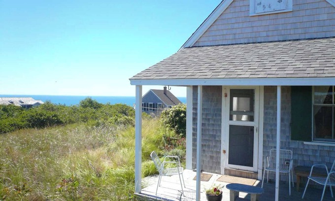 Truro Cabina | Tranquil 3-Bedroom Truro Cabin on Corn Hill – Steps to Bay, Stunning Views!